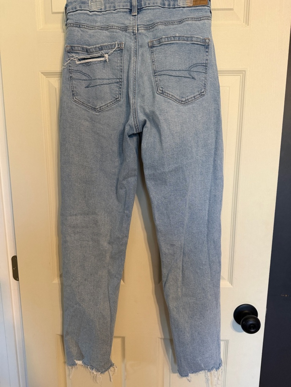 American Eagle Outfitters Light Wash Distressed Straight Leg Jeans - Picture 3 of 3